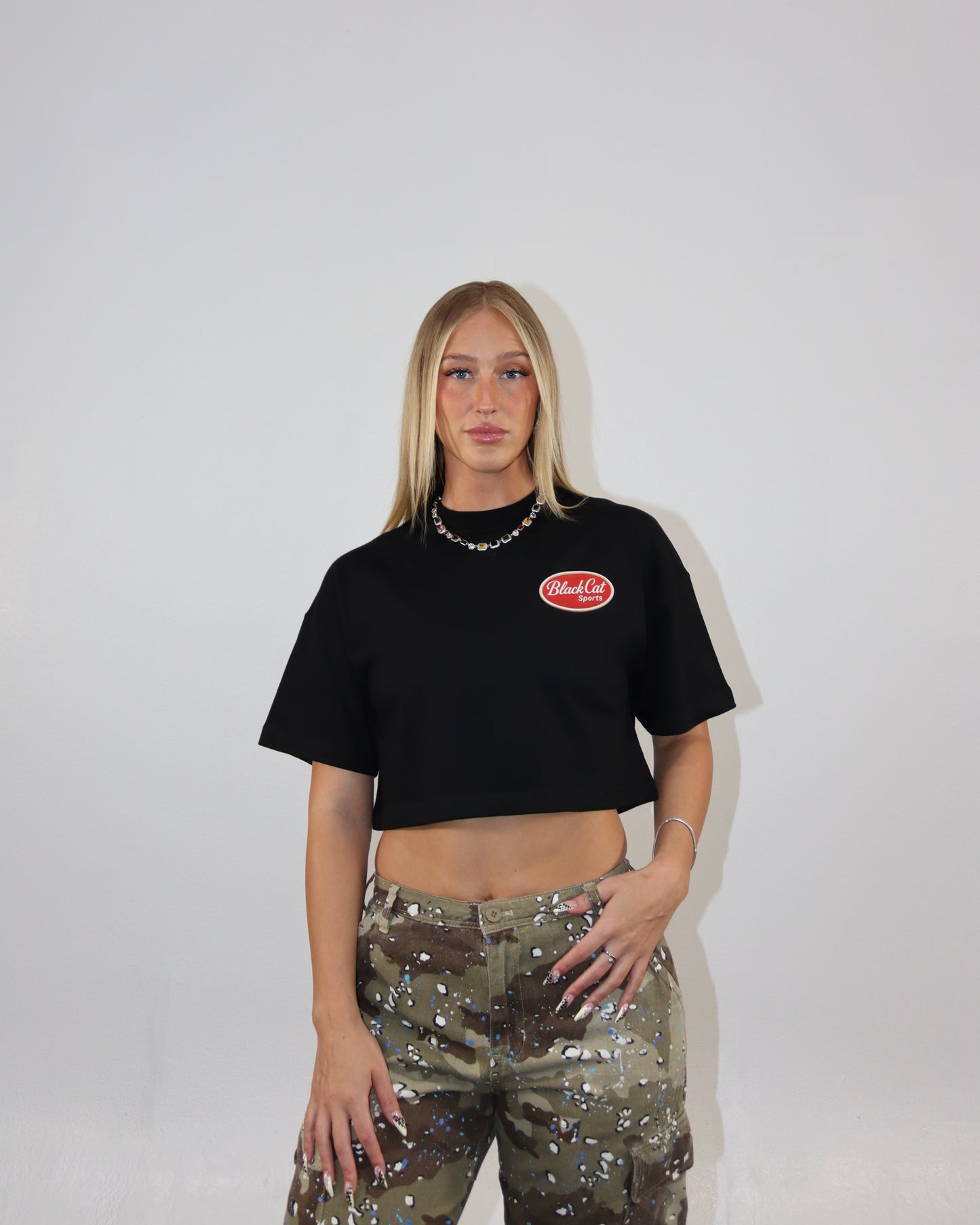 The Badge Women Cropped Tee - Black